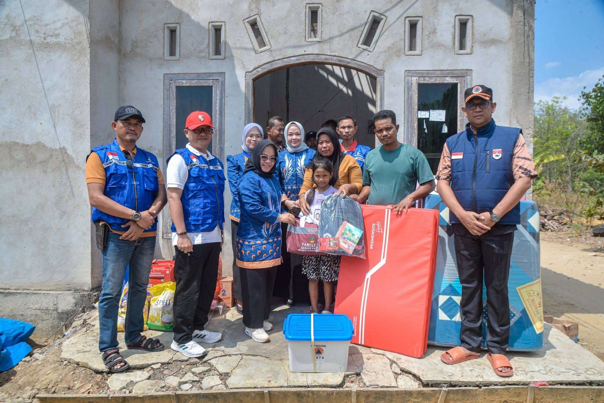Penyerahan Bantuan Masyarakat Terdampak Bencana