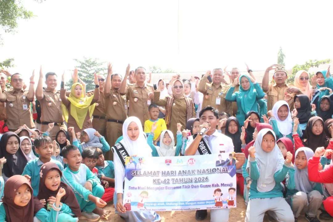 Bupati Hj. ELFIANAH, S.E., M.IP. Kunjungan di Sekolah dalam rangka Hari Anak Nasional