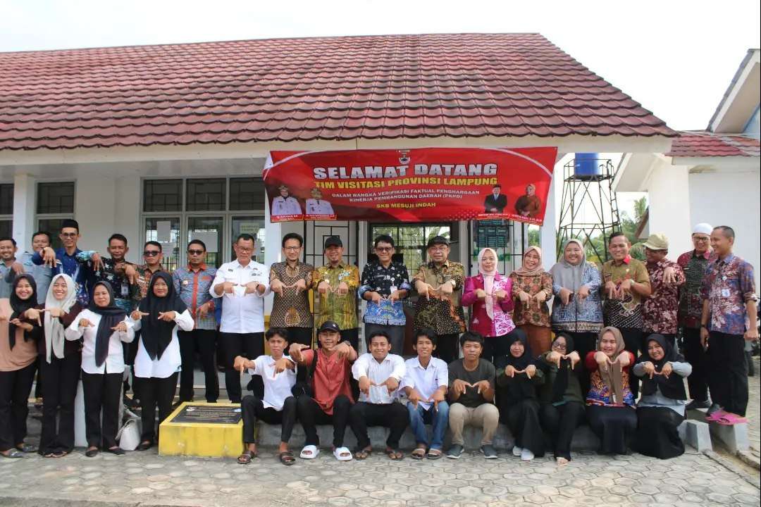 Verifikasi Faktual penilaian Tahap I Penghargaan
Kinerja Pembangunan Daerah (PKPD)
Kabupaten/Kota se-Provinsi Lampung Tahun 2026 oleh Tim Penilai Teknis (TPT). Dengan ini akan
dilaksanakan verifikasi faktual oleh Tim Penilai Utama (TPU) dan Tim Penilai Independen (TPI)