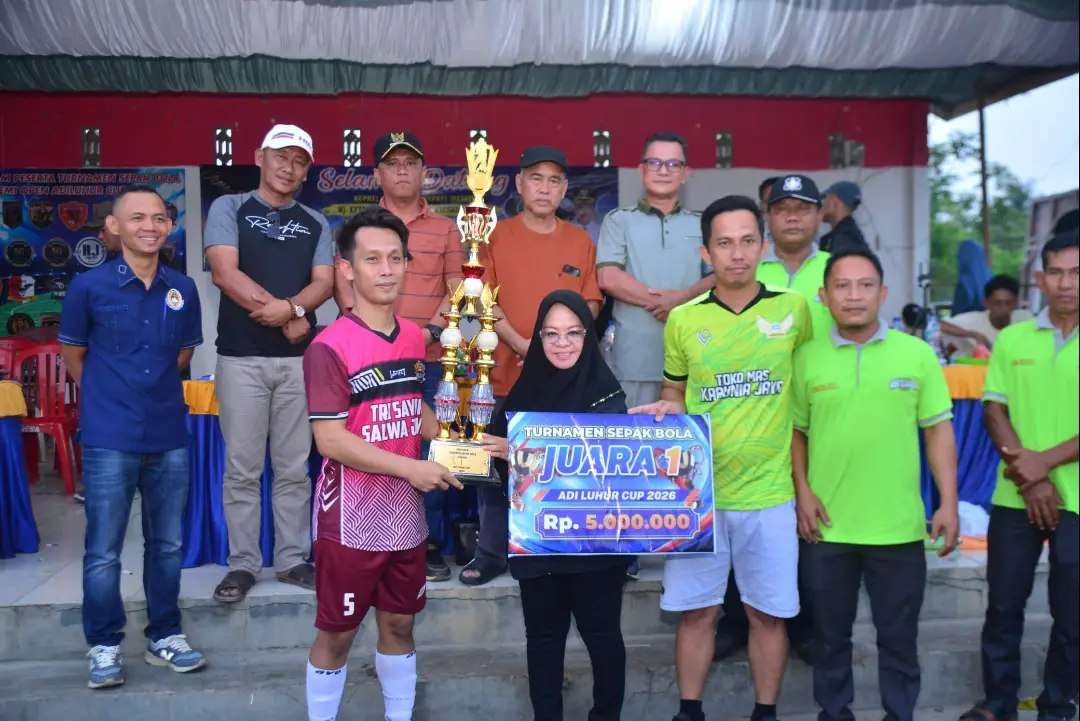 Bupati Hj. ELFIANAH, S.E menghadiri final sepak bola