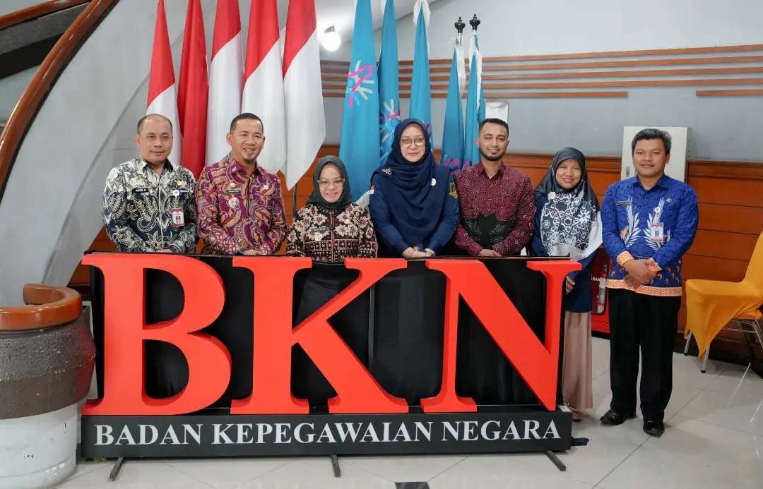 Bupati Mesuji Hj. Elfianah, S.E. didampingi Sekretaris Daerah Kabupaten Mesuji Budiman Jaya, S.STP., M.IP., menghadiri Ekspose Manajemen Talenta di lingkungan Pemerintah Kabupaten Mesuji