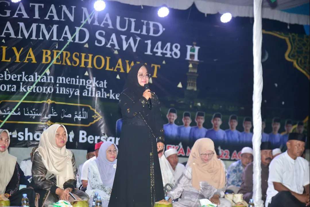 Pengajian peringatan hari lahir Nabi Muhammad SAW yang dirayakan oleh umat Islam setiap tanggal 12 Rabiulawal dalam penanggalan Hijriah.