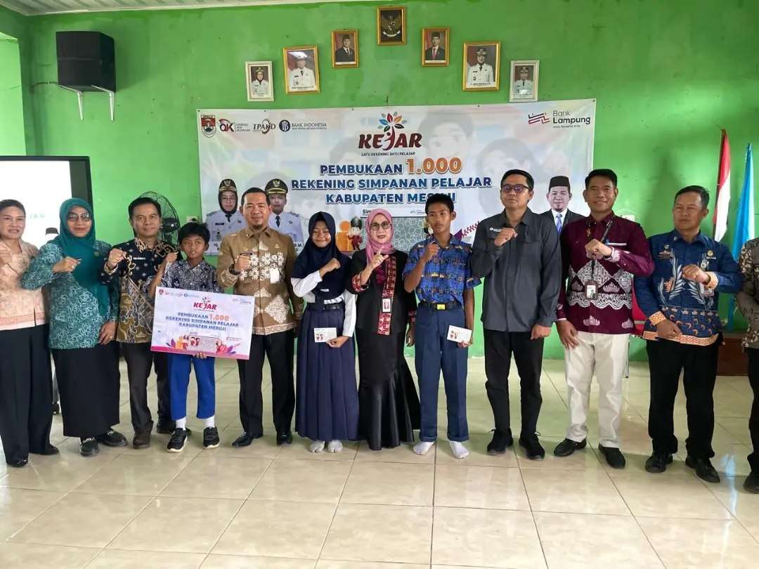 Pembukaan Literasi Keuangan dengan Fokus
Sosialisasi Program KEJAR (Satu Rekening Satu
Pelajar)